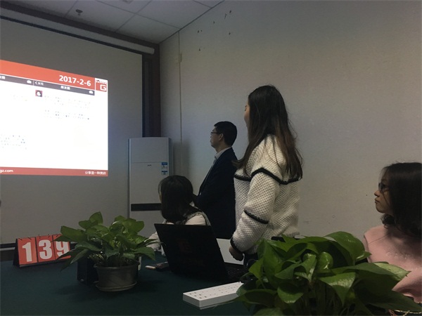 瓜瓜早課堂(139)-微笑，贊美，講故事!