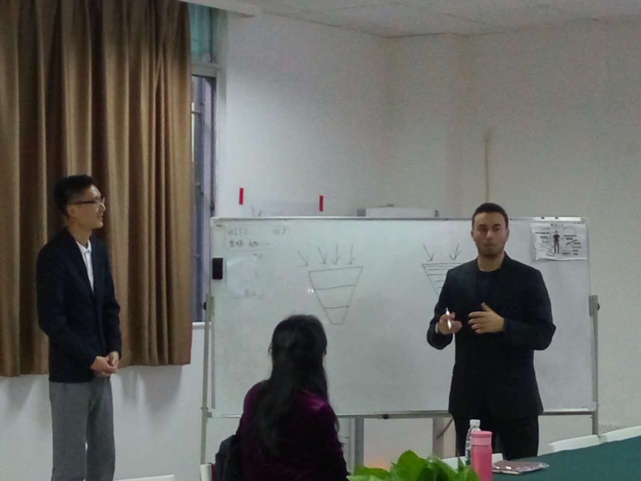 優(yōu)秀的廣告宣傳片是如何構(gòu)圖拍攝的